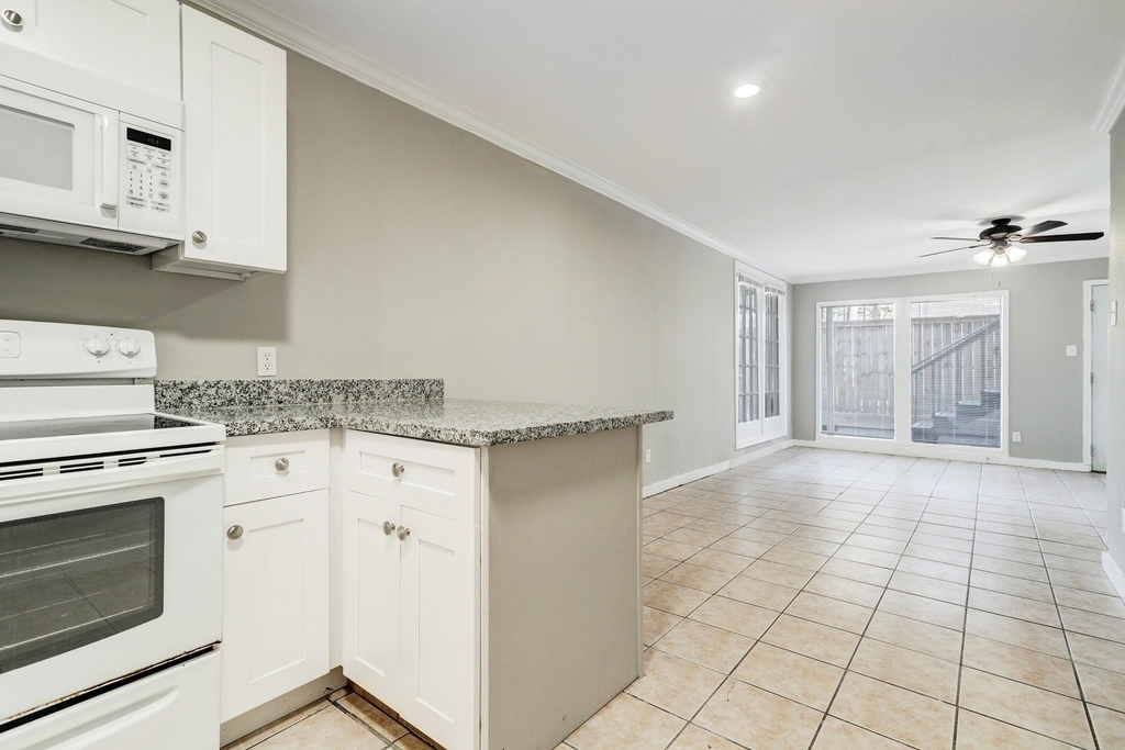 2013 Colquitt Street - Photo 1