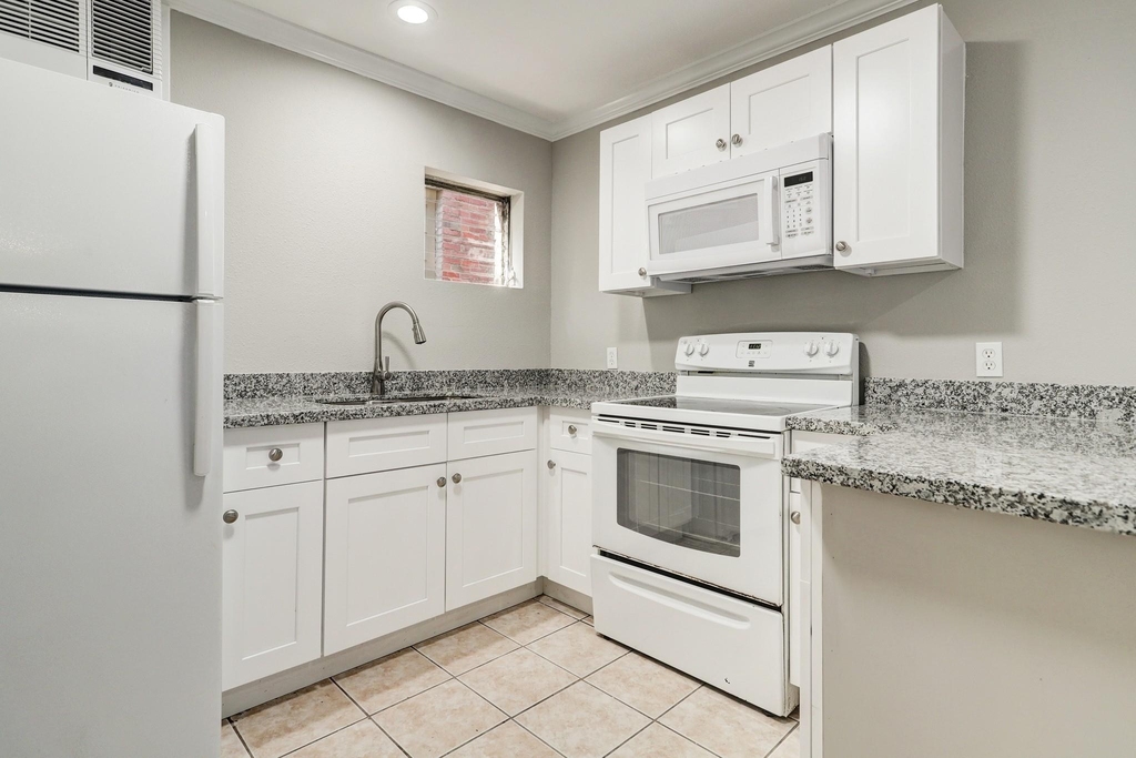 2013 Colquitt Street - Photo 0