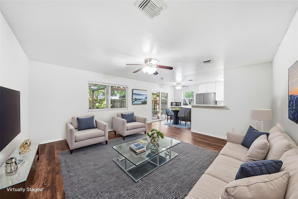 5208 Cunningham Drive - Photo 3