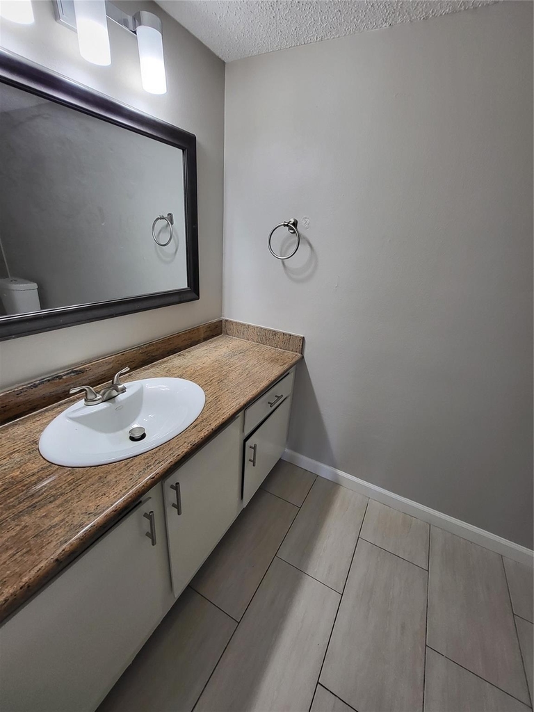 2818 S Bartell Drive - Photo 17