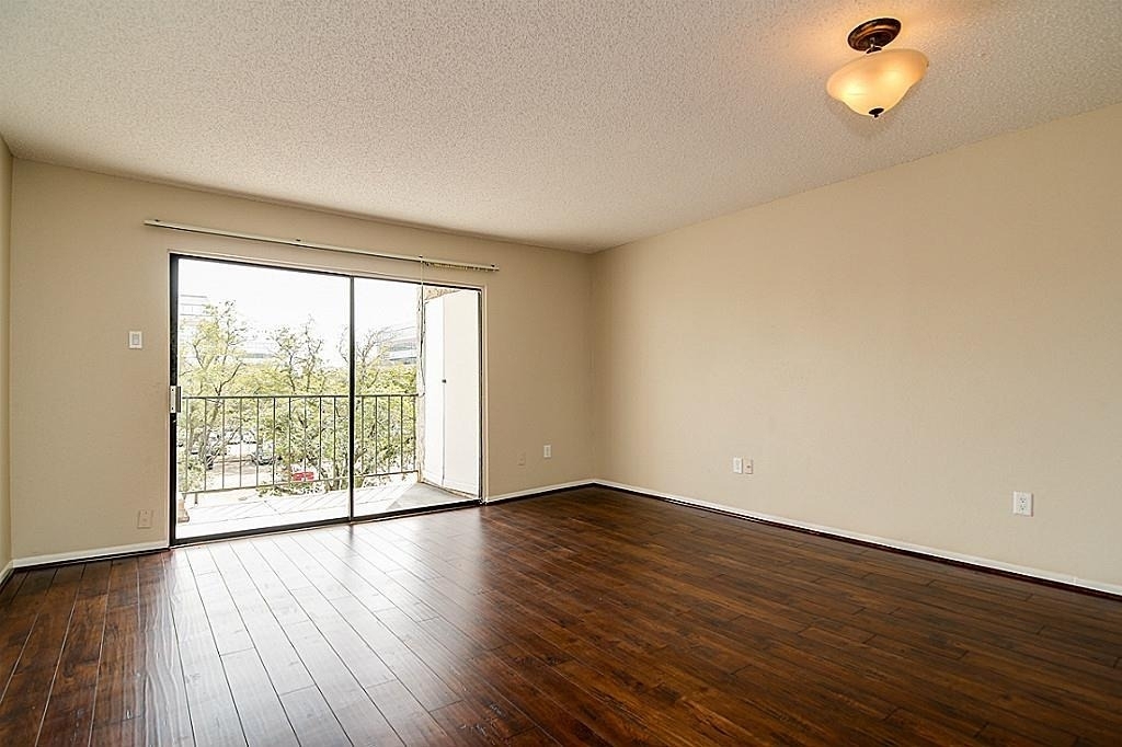 2818 S Bartell Drive - Photo 2