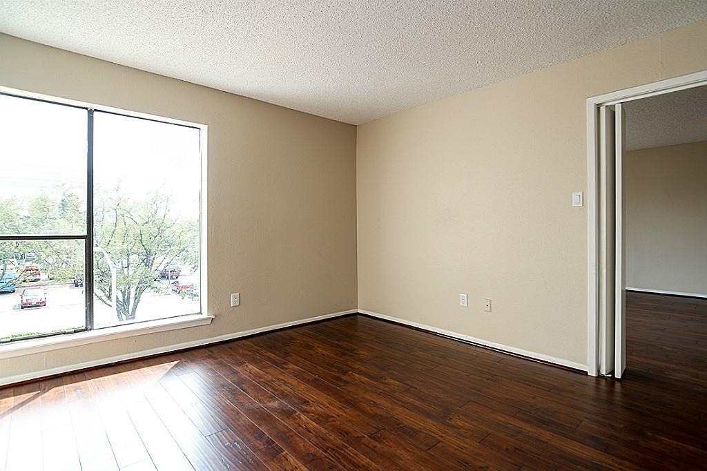 2818 S Bartell Drive - Photo 11