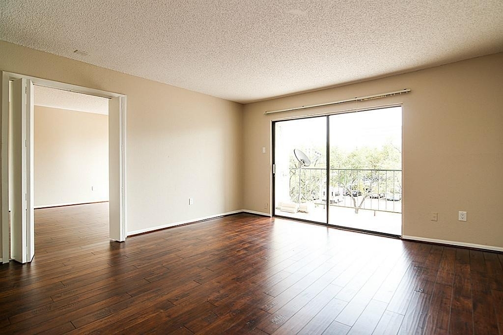 2818 S Bartell Drive - Photo 3