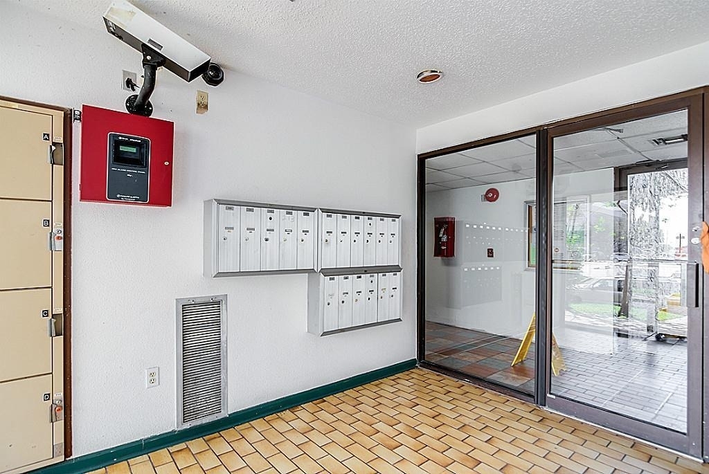 2818 S Bartell Drive - Photo 19
