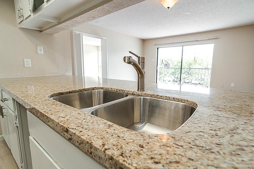 2818 S Bartell Drive - Photo 10