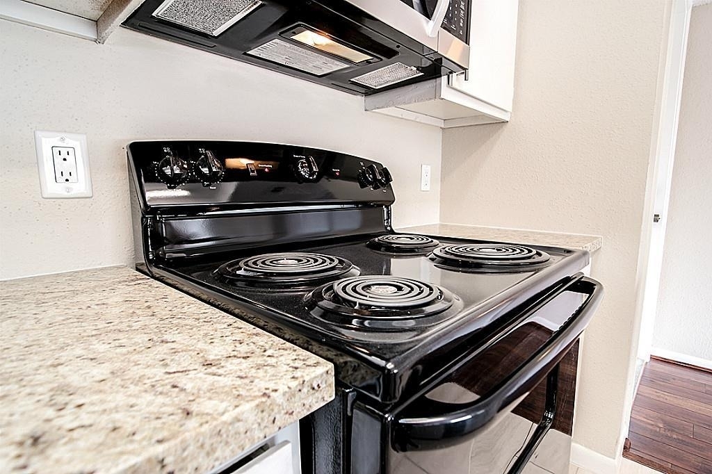 2818 S Bartell Drive - Photo 8