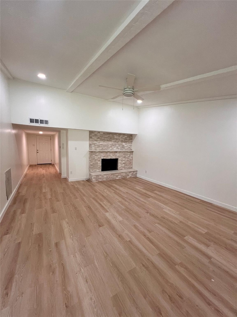 3211 Meadowview Drive - Photo 4
