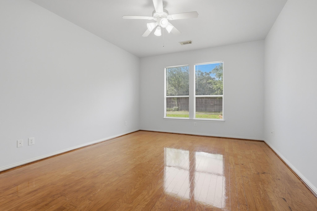 15902 Emerald Briar Lane - Photo 11
