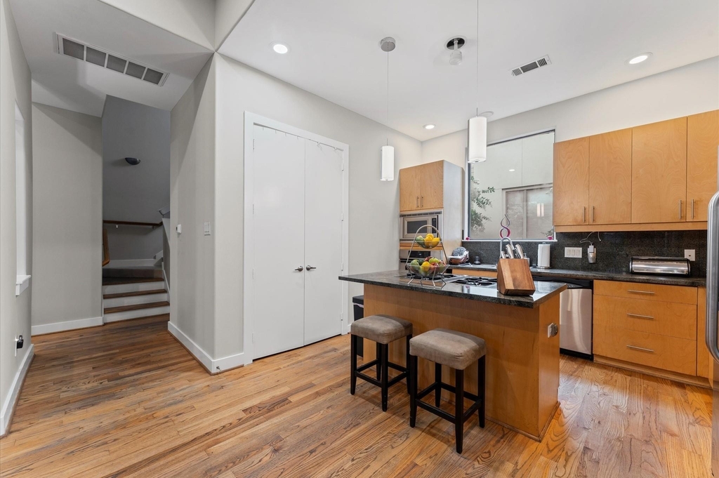 730 Ruthven - Photo 7