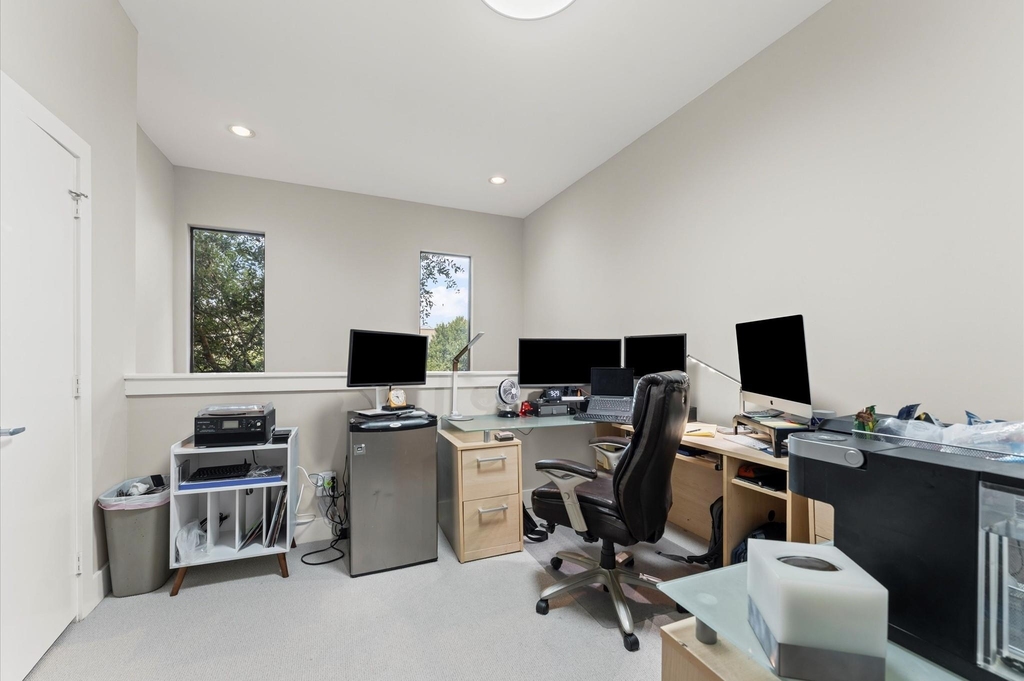 730 Ruthven - Photo 18