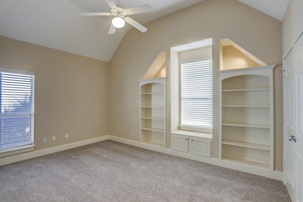 5300 Feagan Street - Photo 16