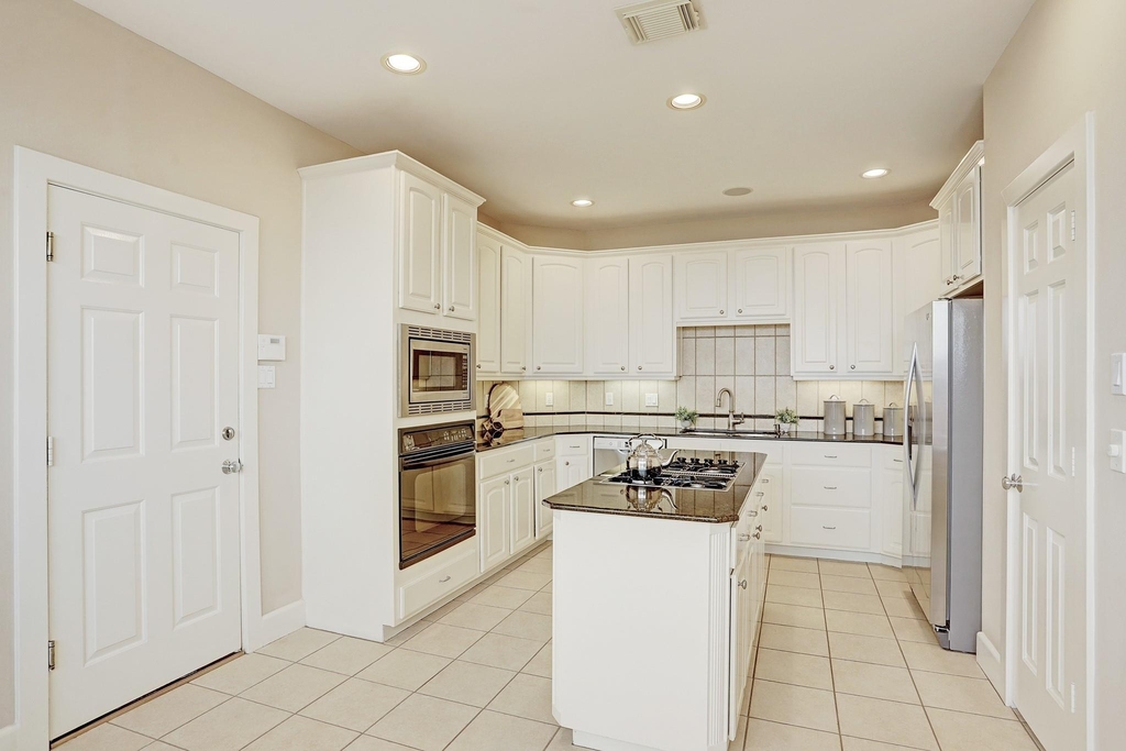 5300 Feagan Street - Photo 11
