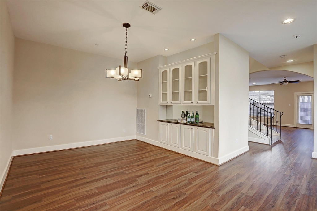 5300 Feagan Street - Photo 6