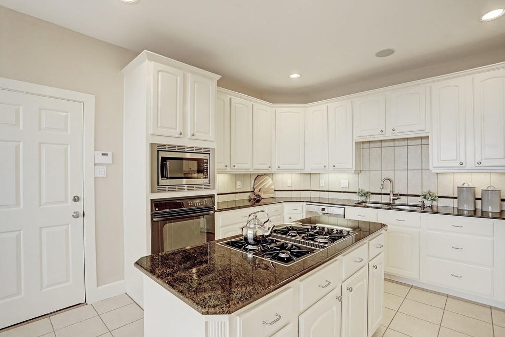 5300 Feagan Street - Photo 9