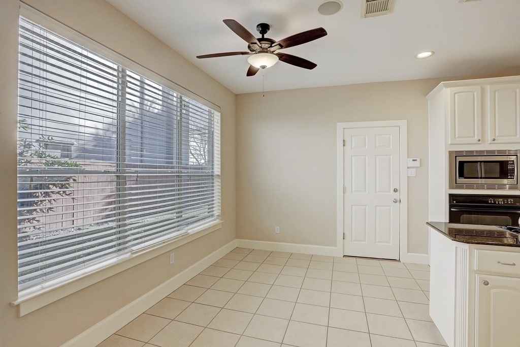 5300 Feagan Street - Photo 12