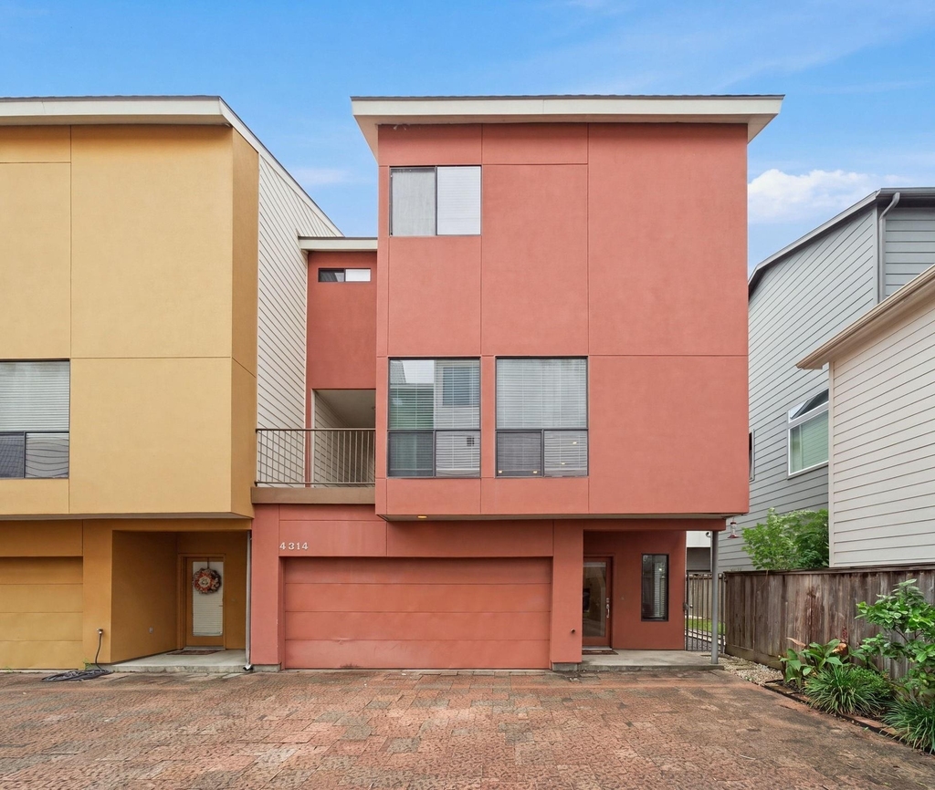 4314 Spencer Street - Photo 0