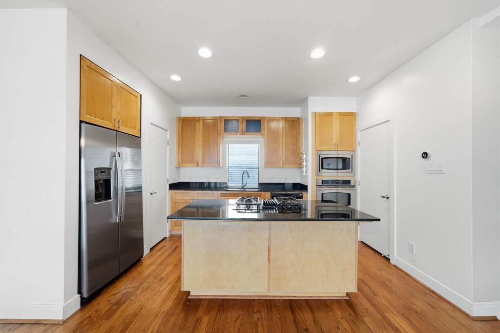 4314 Spencer Street - Photo 8