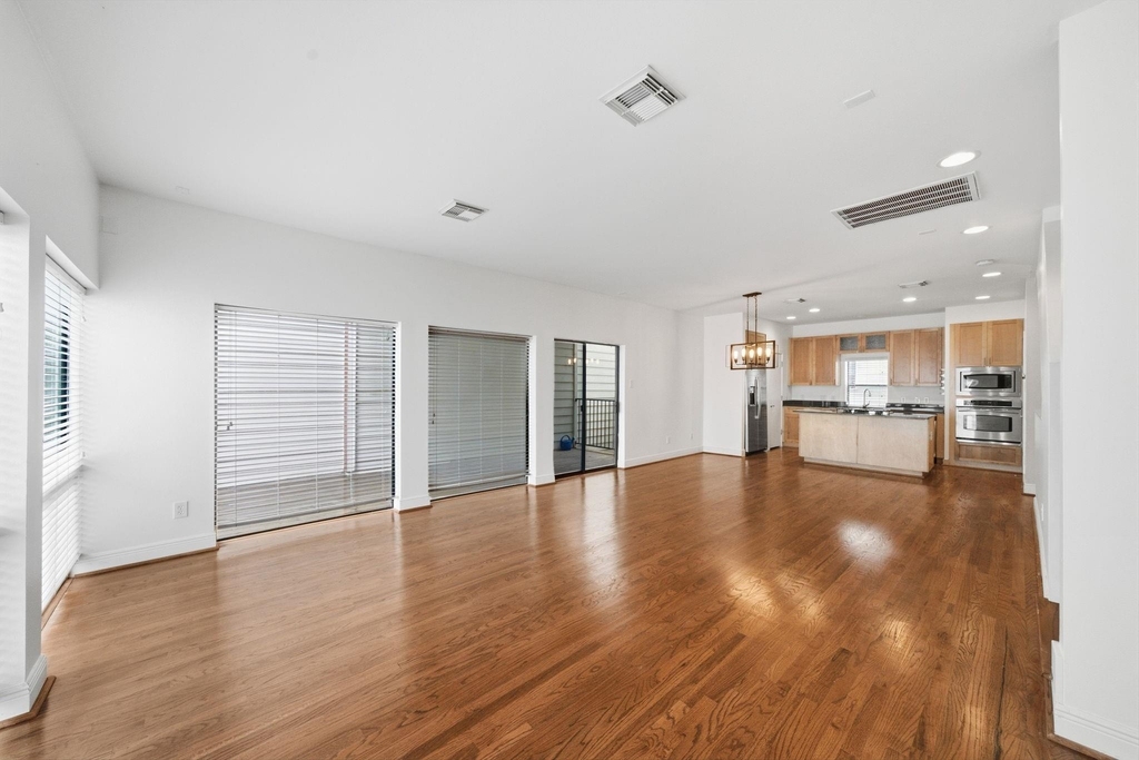 4314 Spencer Street - Photo 7