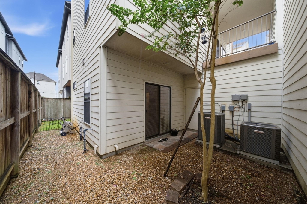 4314 Spencer Street - Photo 22