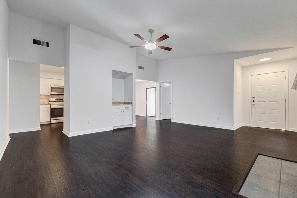 8100 Cambridge Street - Photo 9