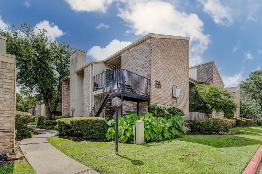8100 Cambridge Street - Photo 0