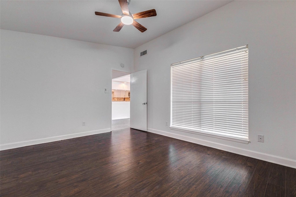 8100 Cambridge Street - Photo 17