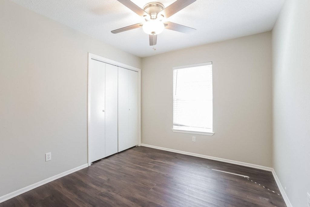 10318 Bushy Creek Drive - Photo 9
