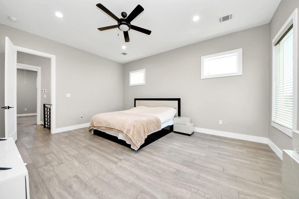 1805 Blodgett Street - Photo 15