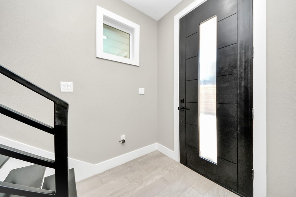 1805 Blodgett Street - Photo 2