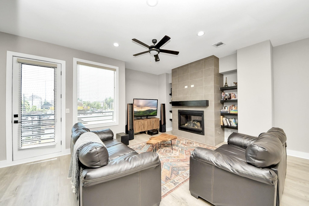 1805 Blodgett Street - Photo 4