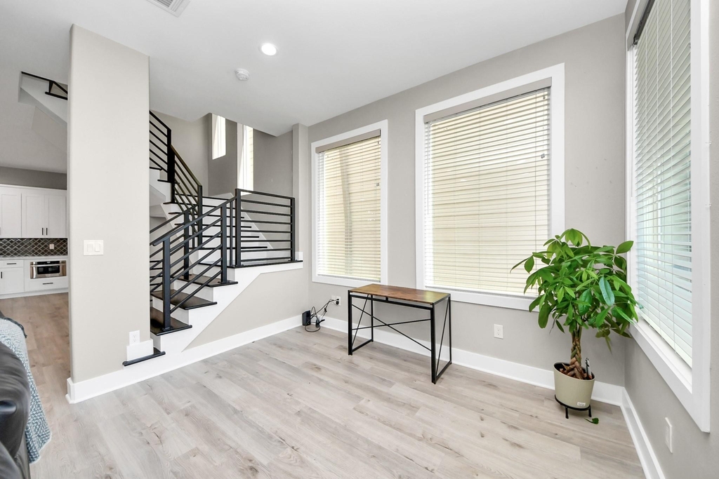 1805 Blodgett Street - Photo 12