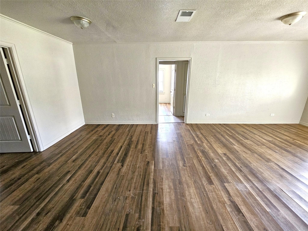 806 17th Avenue N - Photo 1