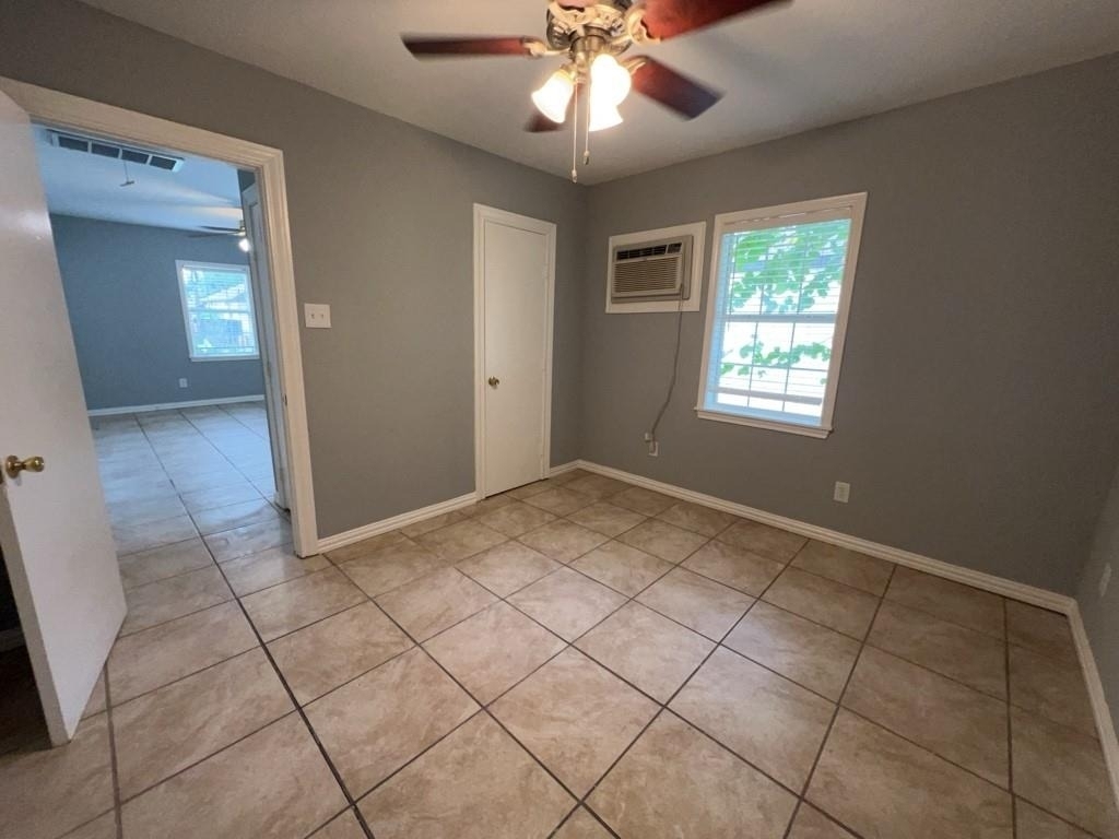405 Johnson Street - Photo 6