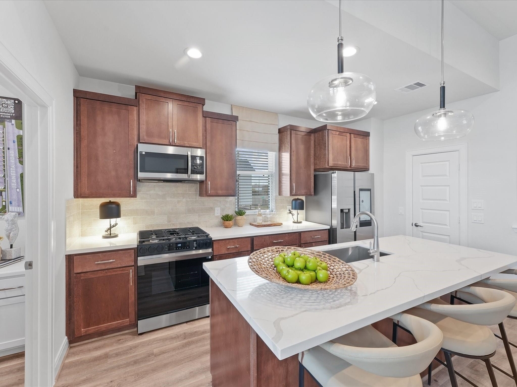 9217 Washington Heights - Photo 17