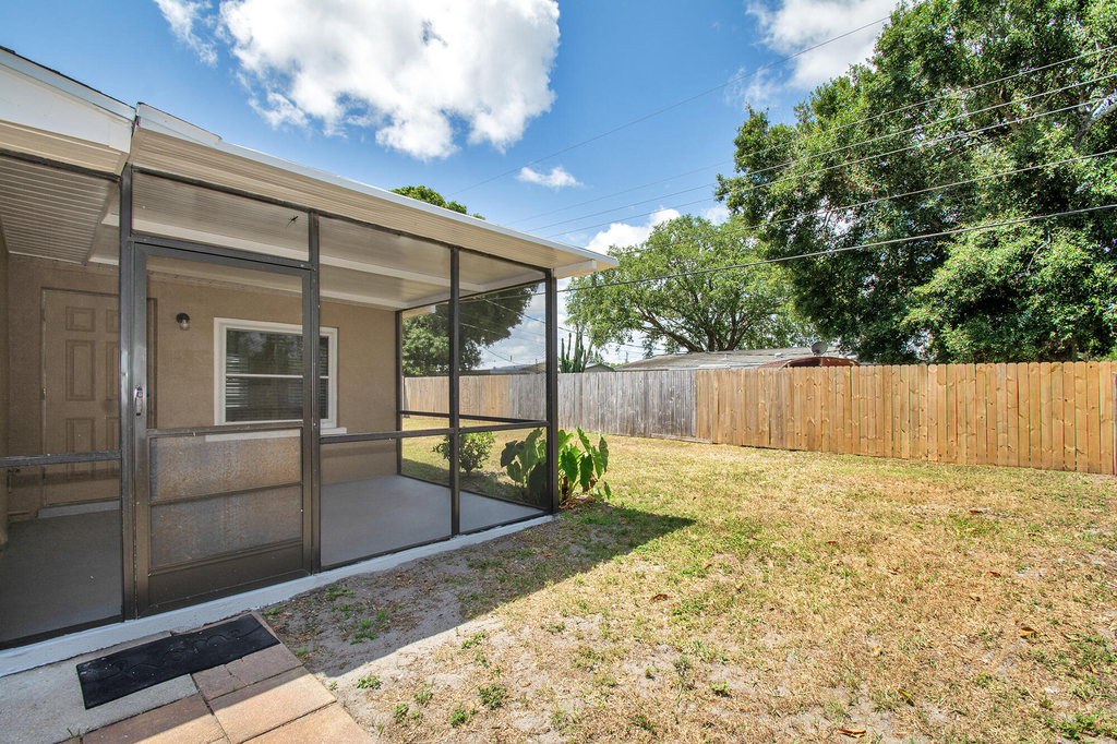 558 Oxford Avenue - Photo 31