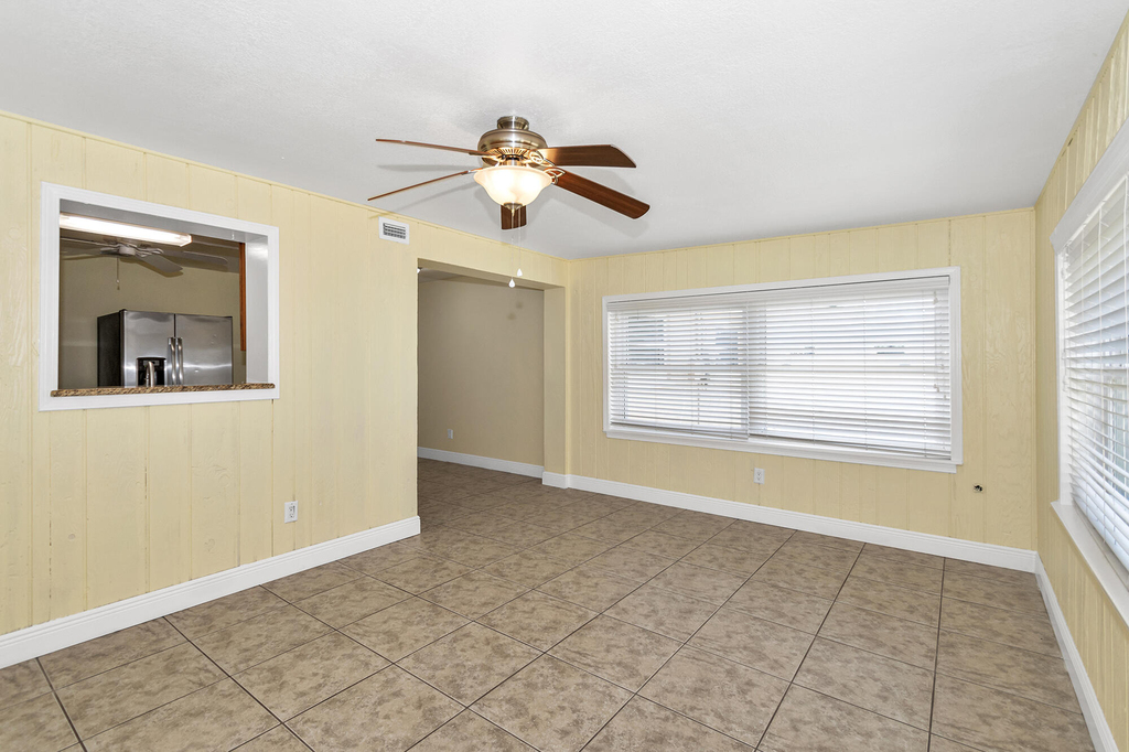 558 Oxford Avenue - Photo 14
