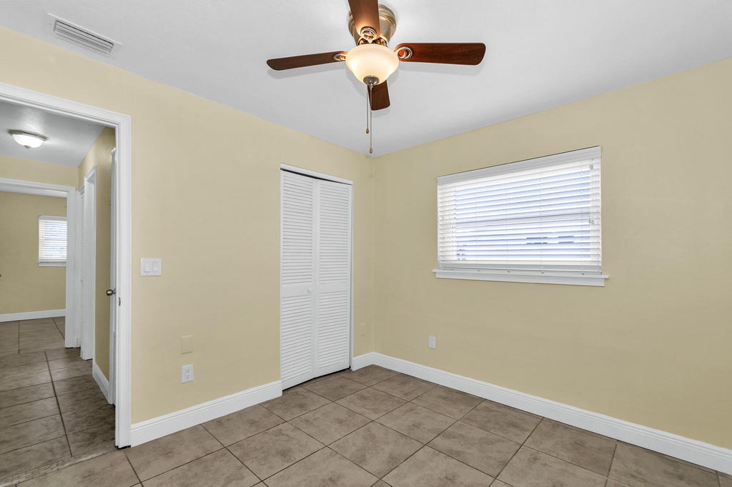 558 Oxford Avenue - Photo 24