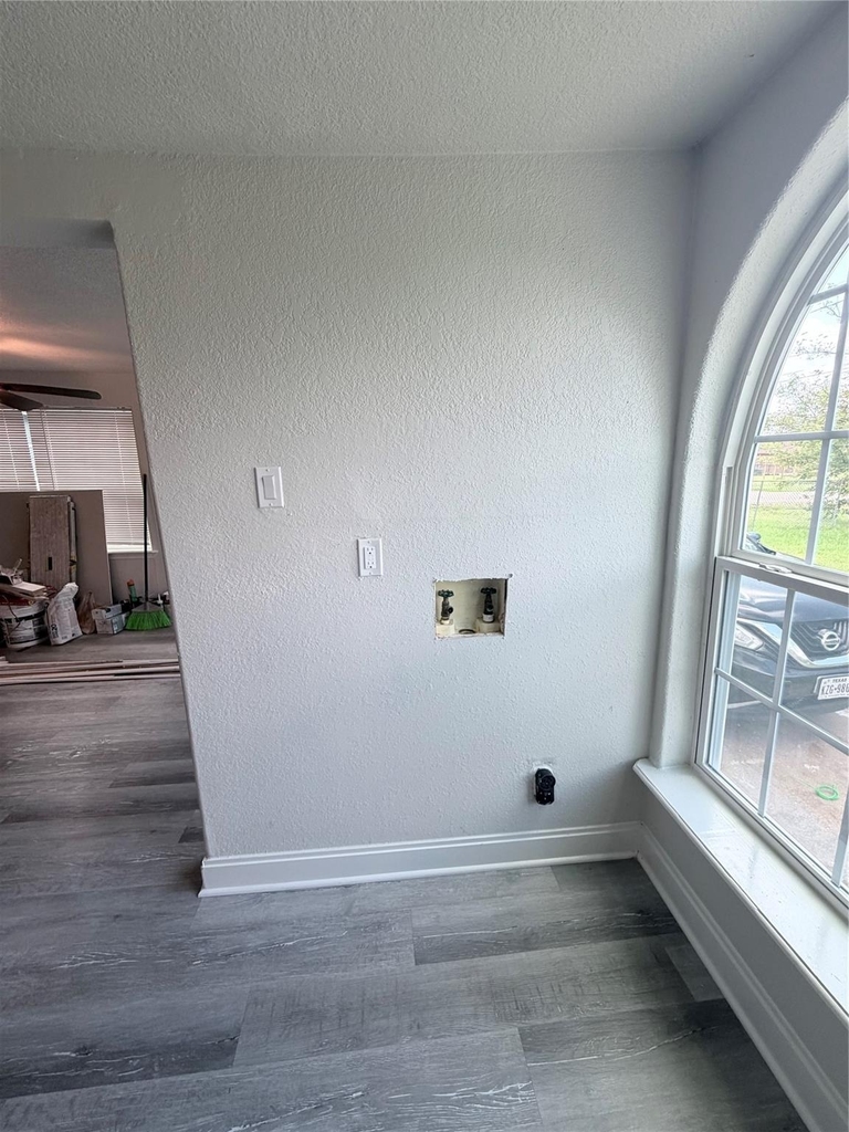 301 N Avenue C - Photo 10