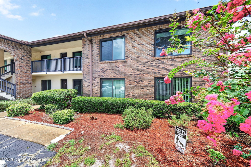 1515 Huntington Lane - Photo 0