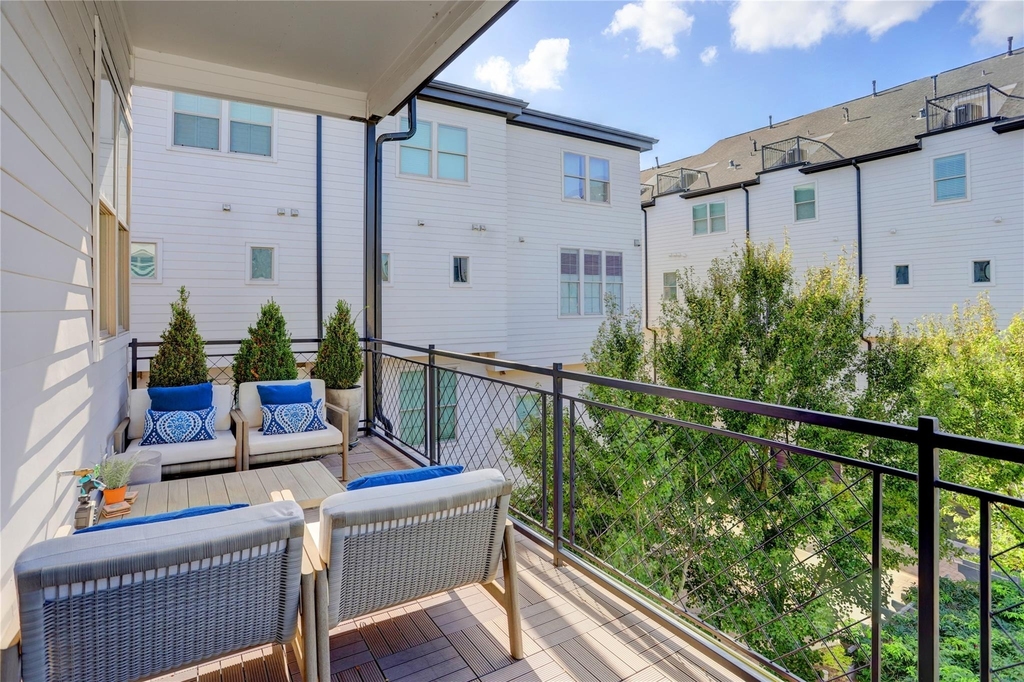 620 Delano Street - Photo 20