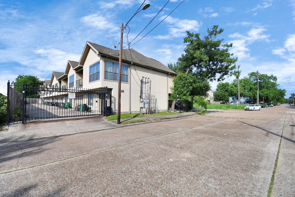 3416 St Emanuel Street - Photo 42