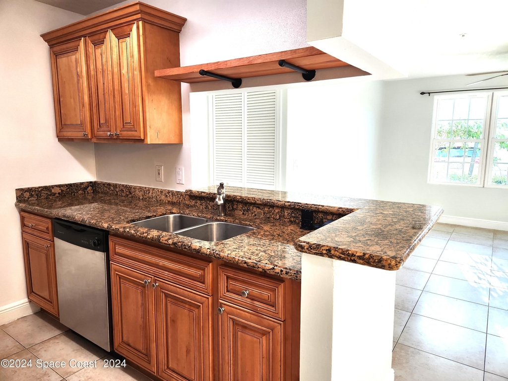 7667 N Wickham Road - Photo 5