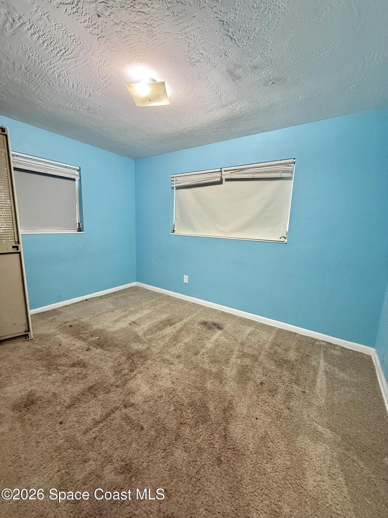 974 Poinsetta Street - Photo 14