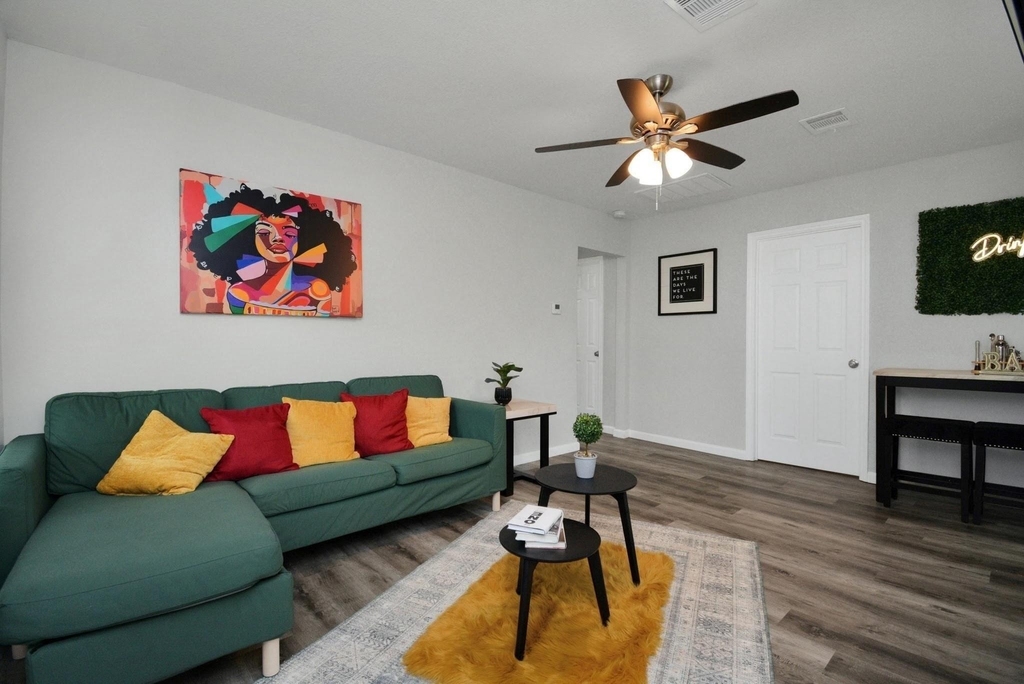 5410 Bataan Road - Photo 2