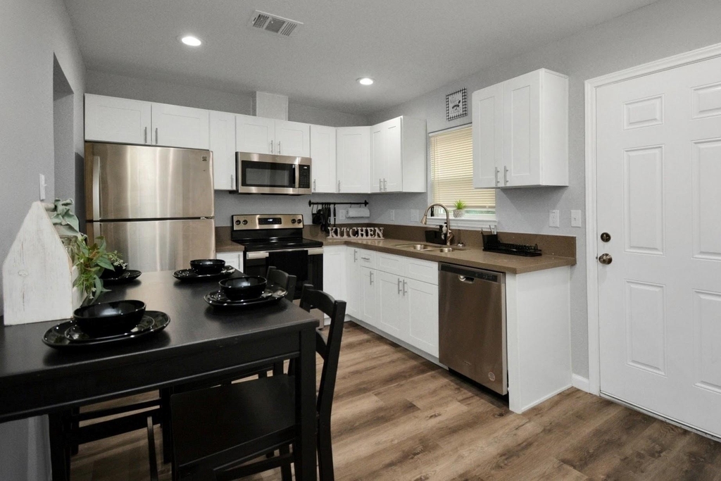 5410 Bataan Road - Photo 6