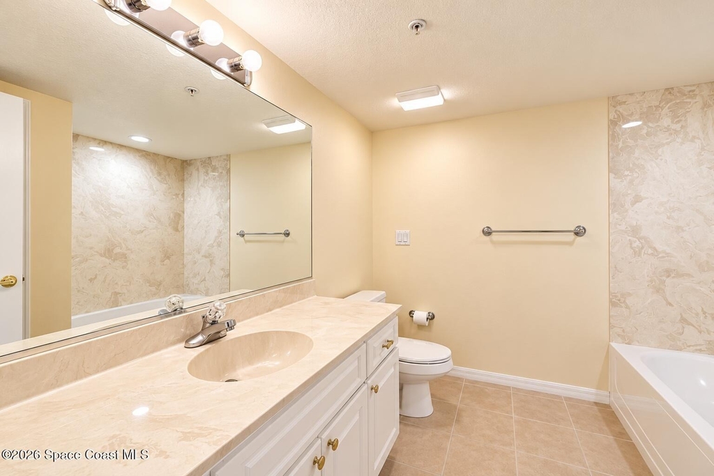 768 Lago Drive - Photo 5
