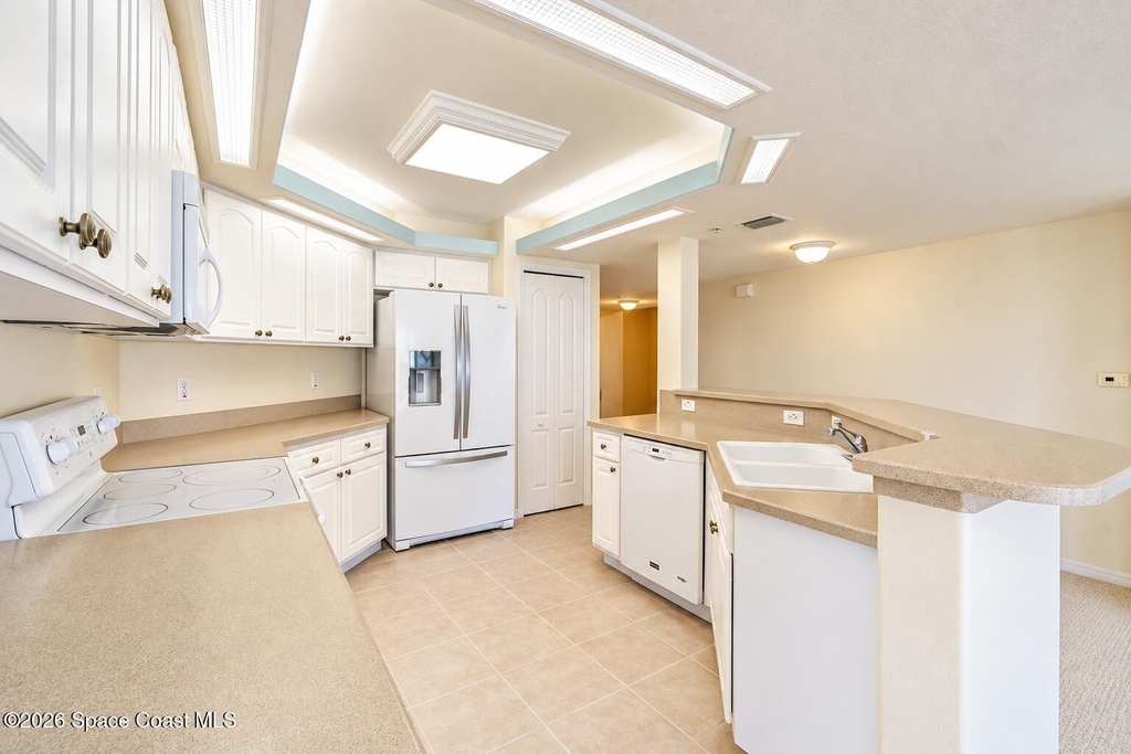 768 Lago Drive - Photo 6