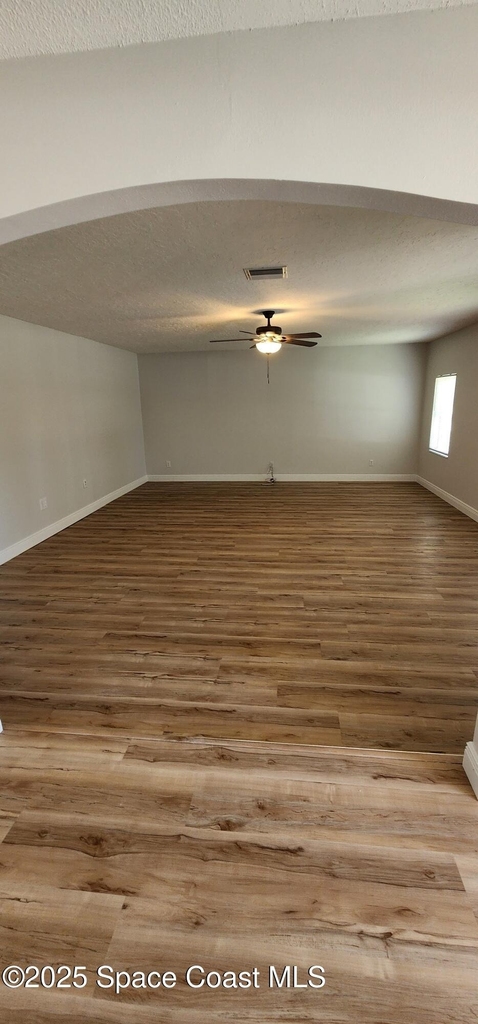 924 Kings Post Road - Photo 2