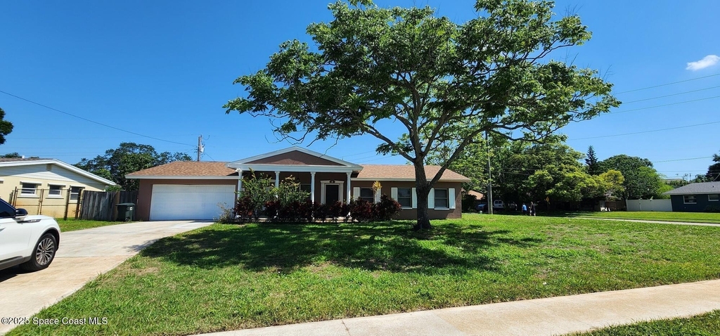 924 Kings Post Road - Photo 1