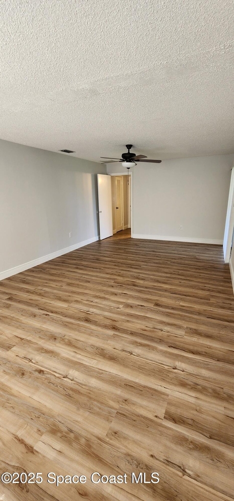 924 Kings Post Road - Photo 16